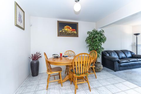 Photo 18 at 12 Touchstone Drive, Amesbury, Toronto