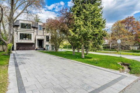 Photo 2 at 30 Westridge Road, Humber Valley, Toronto