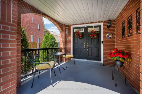 Photo 1 at 52 Monteith Crescent, Maple, Vaughan