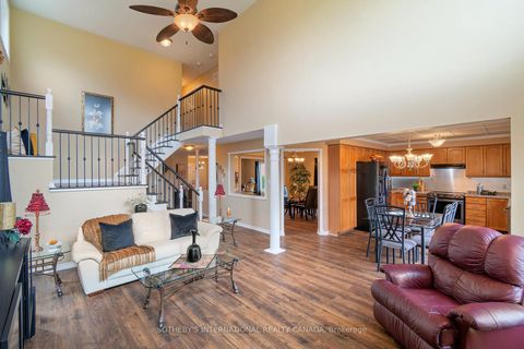 Photo 5 at 52 Monteith Crescent, Maple, Vaughan