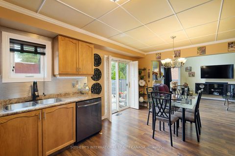Photo 10 at 52 Monteith Crescent, Maple, Vaughan