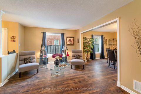 Photo 12 at 52 Monteith Crescent, Maple, Vaughan