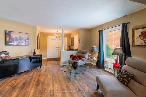 Photo 13 at 52 Monteith Crescent, Maple, Vaughan