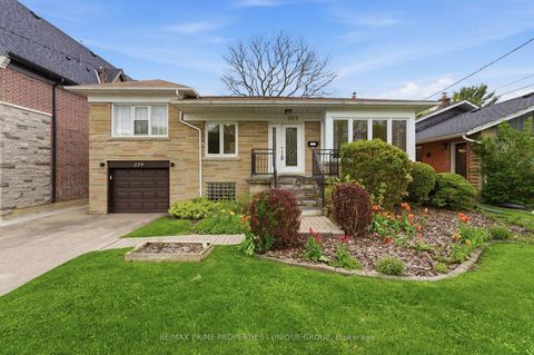 Photo 3 at 229 Park Home Avenue, Willowdale West, Toronto