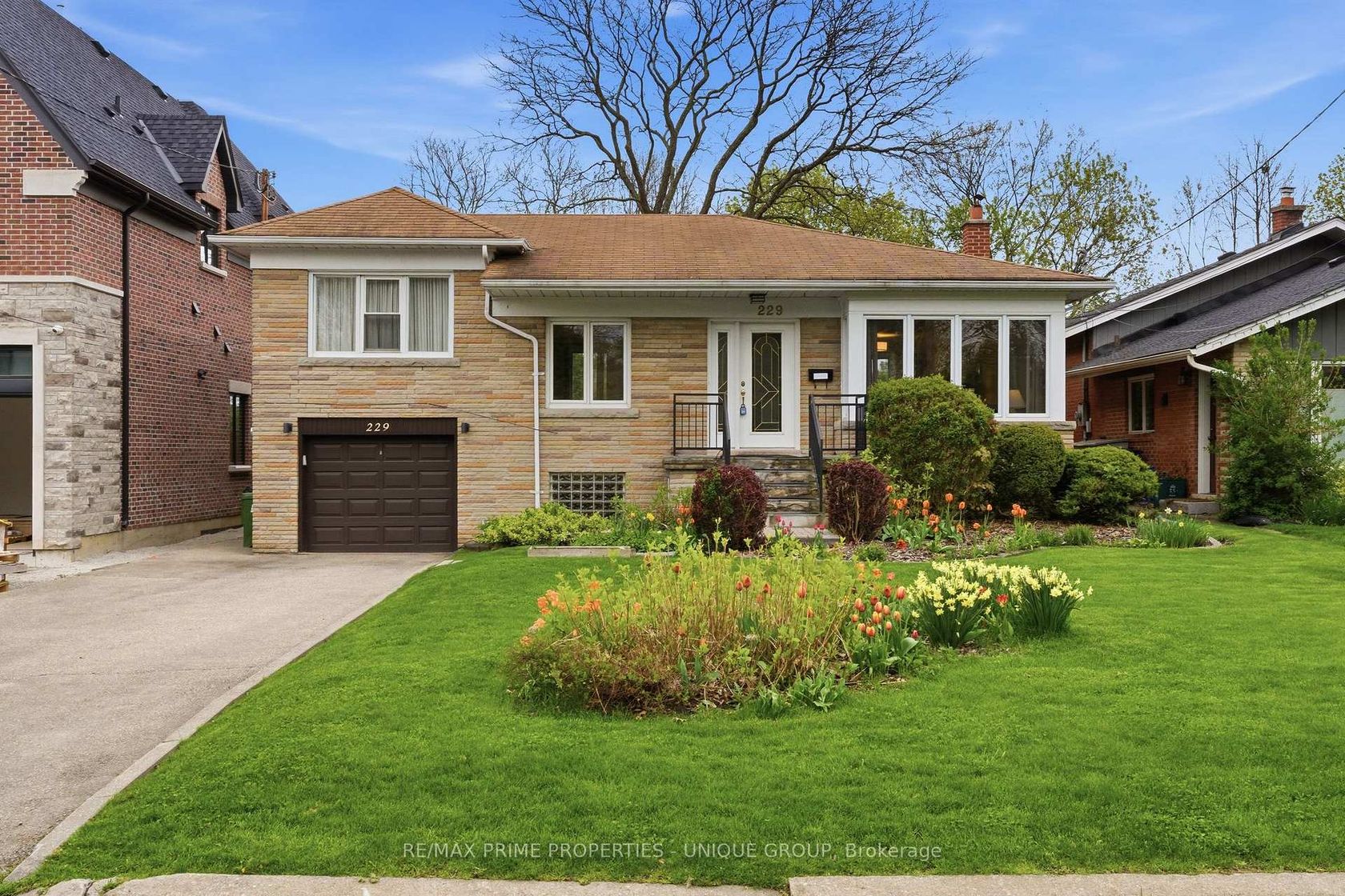 229 Park Home Avenue, Willowdale West, Toronto 