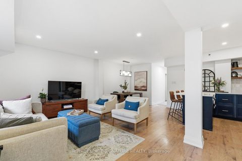 Photo 2 at 3901 - 39 Sudbury Street, Niagara, Toronto