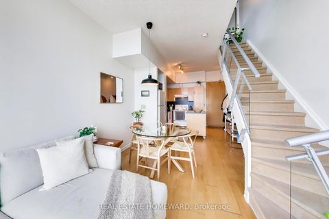 Photo 12 at 1115 - 388 Richmond Street W, Waterfront Communities C1, Toronto