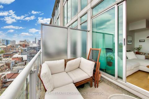 Photo 16 at 1115 - 388 Richmond Street W, Waterfront Communities C1, Toronto