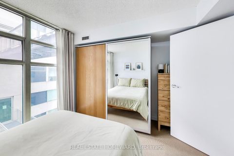 Photo 18 at 1115 - 388 Richmond Street W, Waterfront Communities C1, Toronto