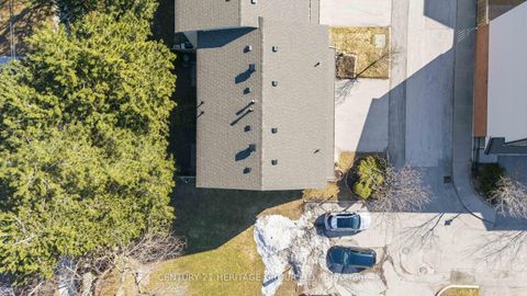 Photo 3 at 40 - 24 Purple Sageway, Hillcrest Village, Toronto