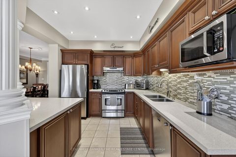 Photo 11 at 48 - 428 Terry Carter Crescent, College Manor, Newmarket