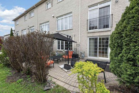 Photo 29 at 48 - 428 Terry Carter Crescent, College Manor, Newmarket
