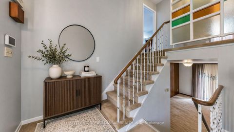 Photo 3 at 5 Wedgeport Place, Willowdale East, Toronto
