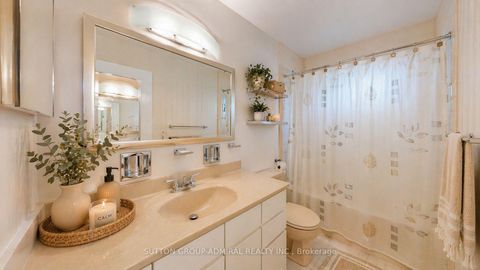 Photo 12 at 5 Wedgeport Place, Willowdale East, Toronto