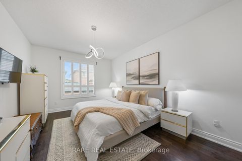 Photo 10 at 97 Toscana Road, Sonoma Heights, Vaughan