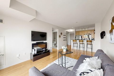 Photo 8 at 614 - 2495 Dundas Street W, High Park North, Toronto