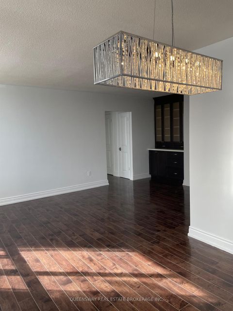 Photo 5 at 504 - 10 Edgecliff Golfway, Flemingdon Park, Toronto