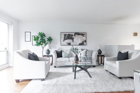 Photo 4 at 135 Combe Avenue, Bathurst Manor, Toronto