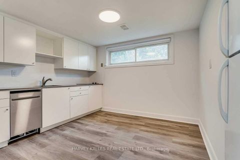 Photo 28 at 135 Combe Avenue, Bathurst Manor, Toronto