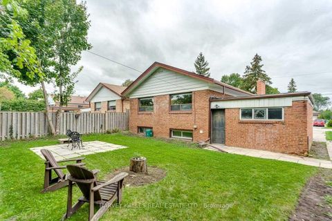 Photo 31 at 135 Combe Avenue, Bathurst Manor, Toronto