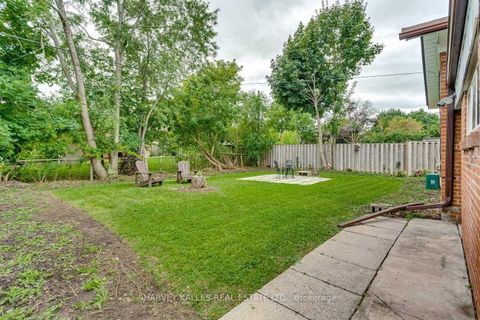 Photo 34 at 135 Combe Avenue, Bathurst Manor, Toronto