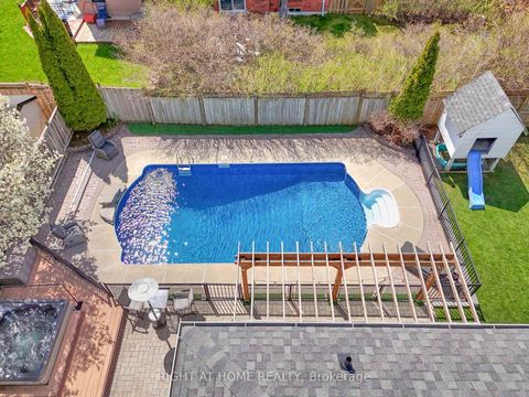 Photo 3 at 75 Auburn Lane, Courtice, Clarington