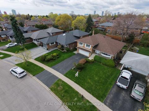 Photo 1 at 22 Kenmanor Boulevard, L'Amoreaux, Toronto
