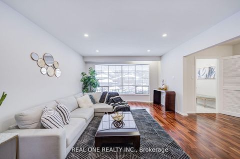 Photo 9 at 22 Kenmanor Boulevard, L'Amoreaux, Toronto