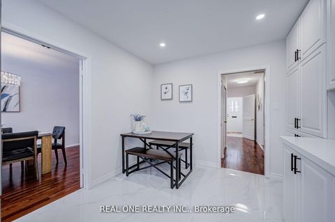 Photo 16 at 22 Kenmanor Boulevard, L'Amoreaux, Toronto