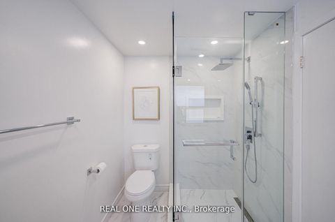 Photo 23 at 22 Kenmanor Boulevard, L'Amoreaux, Toronto