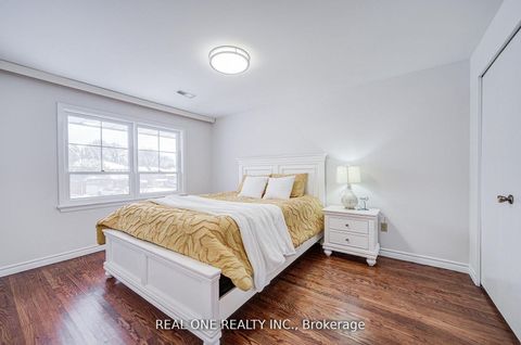 Photo 26 at 22 Kenmanor Boulevard, L'Amoreaux, Toronto