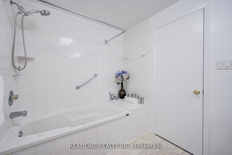 Photo 31 at 22 Kenmanor Boulevard, L'Amoreaux, Toronto