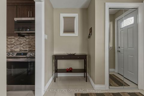 Photo 2 at 51 Gilroy Drive, Dorset Park, Toronto