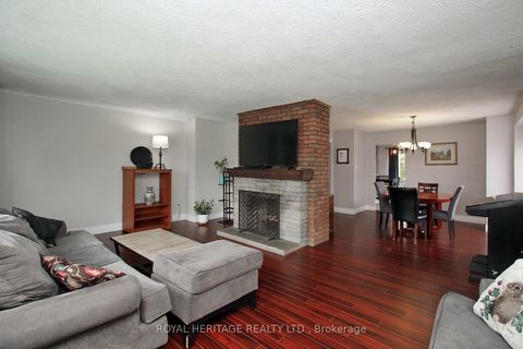 Photo 7 at 4 Brantwood Drive, Woburn, Toronto
