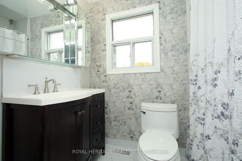 Photo 18 at 4 Brantwood Drive, Woburn, Toronto