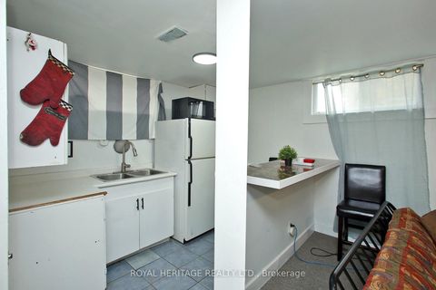 Photo 28 at 4 Brantwood Drive, Woburn, Toronto