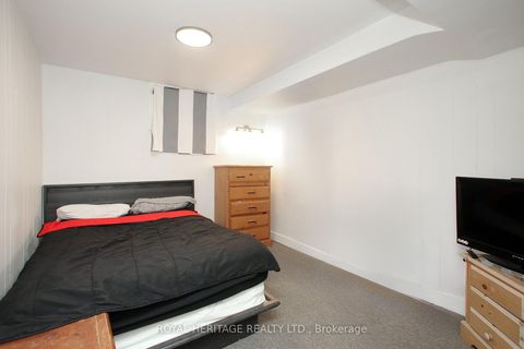 Photo 30 at 4 Brantwood Drive, Woburn, Toronto