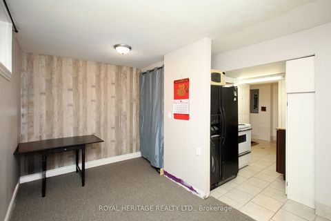 Photo 31 at 4 Brantwood Drive, Woburn, Toronto