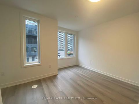 Photo 16 at 61 - 10 CALAMINT Lane, L'Amoreaux, Toronto
