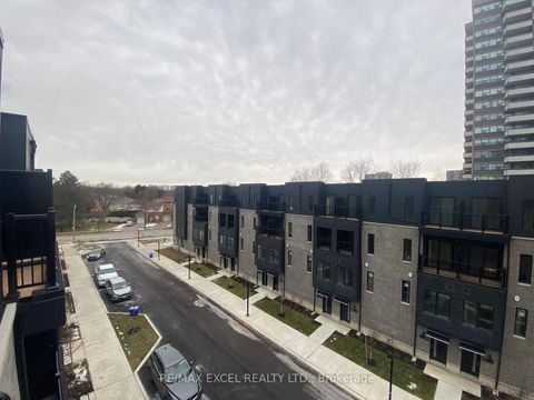 Photo 34 at 61 - 10 CALAMINT Lane, L'Amoreaux, Toronto