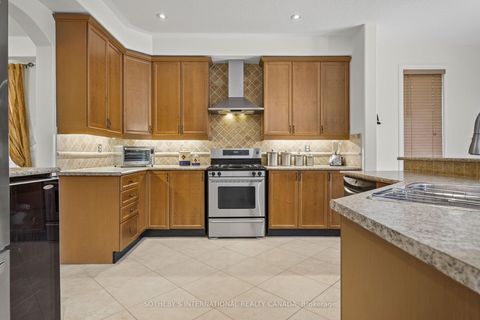 Photo 13 at 12 Parisian Crescent, Shore, Barrie