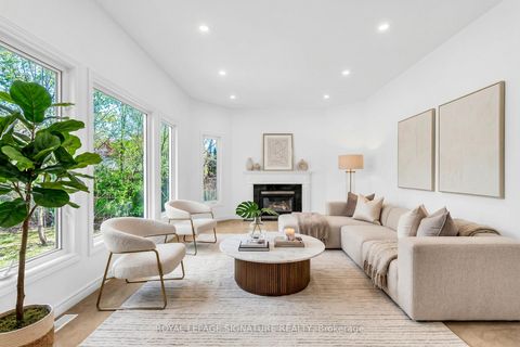 Photo 2 at 250 Laurentian Boulevard, Rural Vaughan, Vaughan
