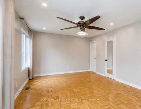 Photo 3 at 137 Blue Willow Drive, East Woodbridge, Vaughan