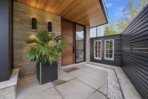 Photo 2 at 43 Hillholm Road, Forest Hill South, Toronto