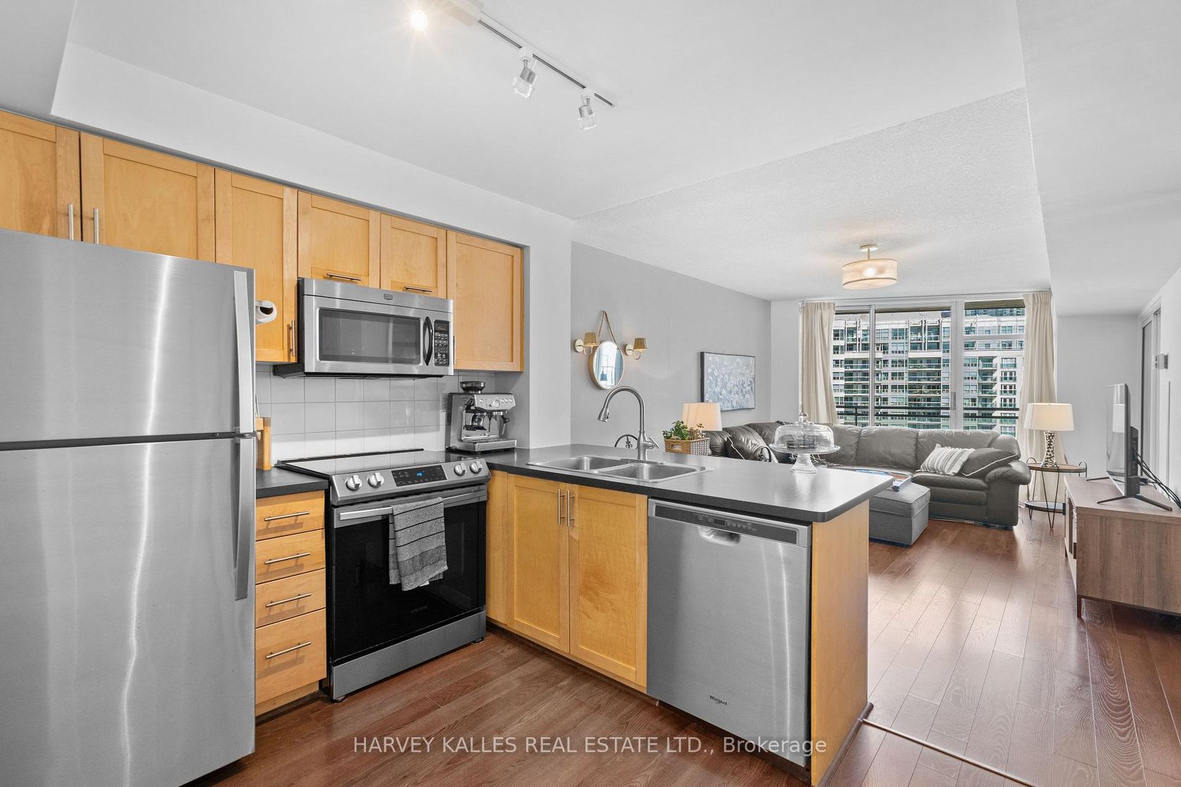 803 - 650 Queens Quay W, Niagara, Toronto photo number 2
