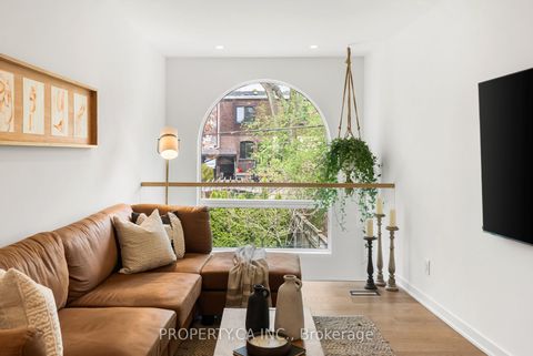 Photo 17 at 9 Maughan Crescent, The Beaches, Toronto
