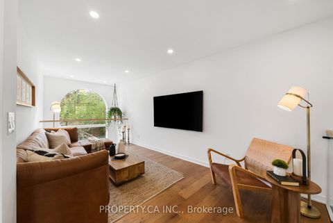 Photo 18 at 9 Maughan Crescent, The Beaches, Toronto