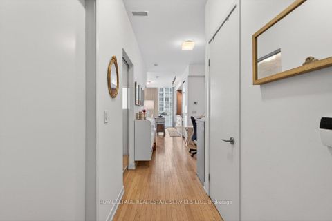 Photo 2 at 1804 - 14 York Street, Waterfront Communities C1, Toronto