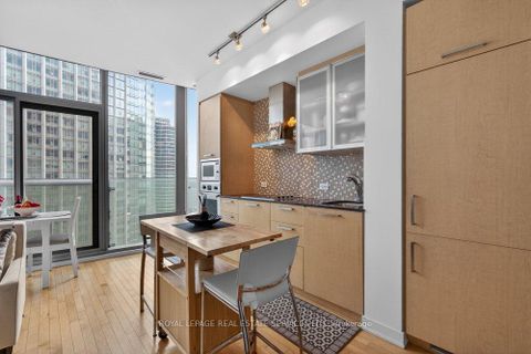 Photo 9 at 1804 - 14 York Street, Waterfront Communities C1, Toronto