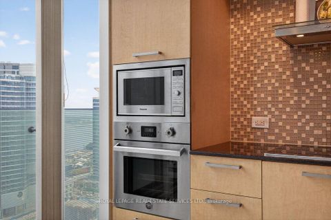 Photo 10 at 1804 - 14 York Street, Waterfront Communities C1, Toronto